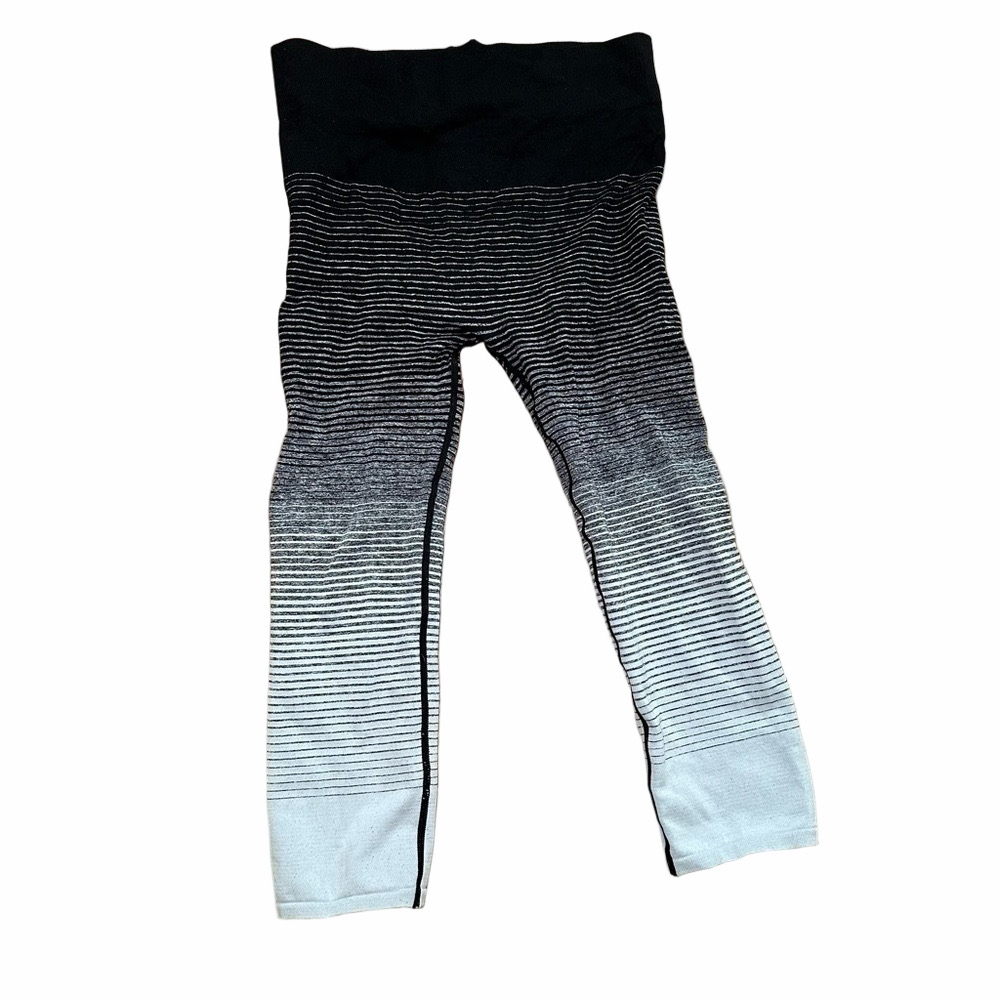 City Street Black & White Leggings Size Medium
